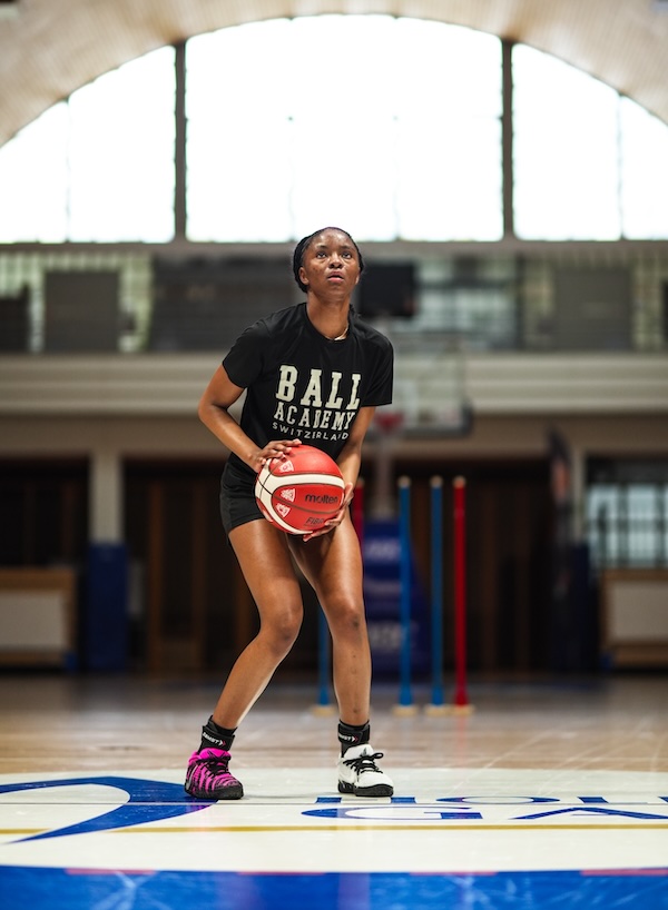 Muji Vader shooting a free throw during Ball Academy training in Vevey, Switzerland